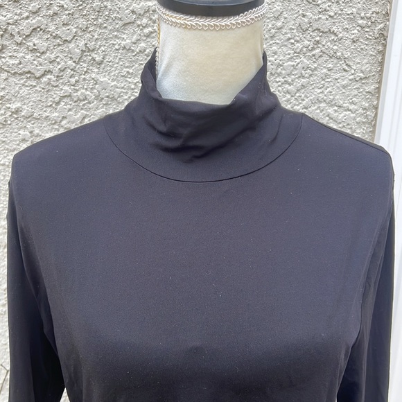St. John Caviar Collection Fine Jersey Black Turtleneck Top Women's Size L - Picture 2 of 8